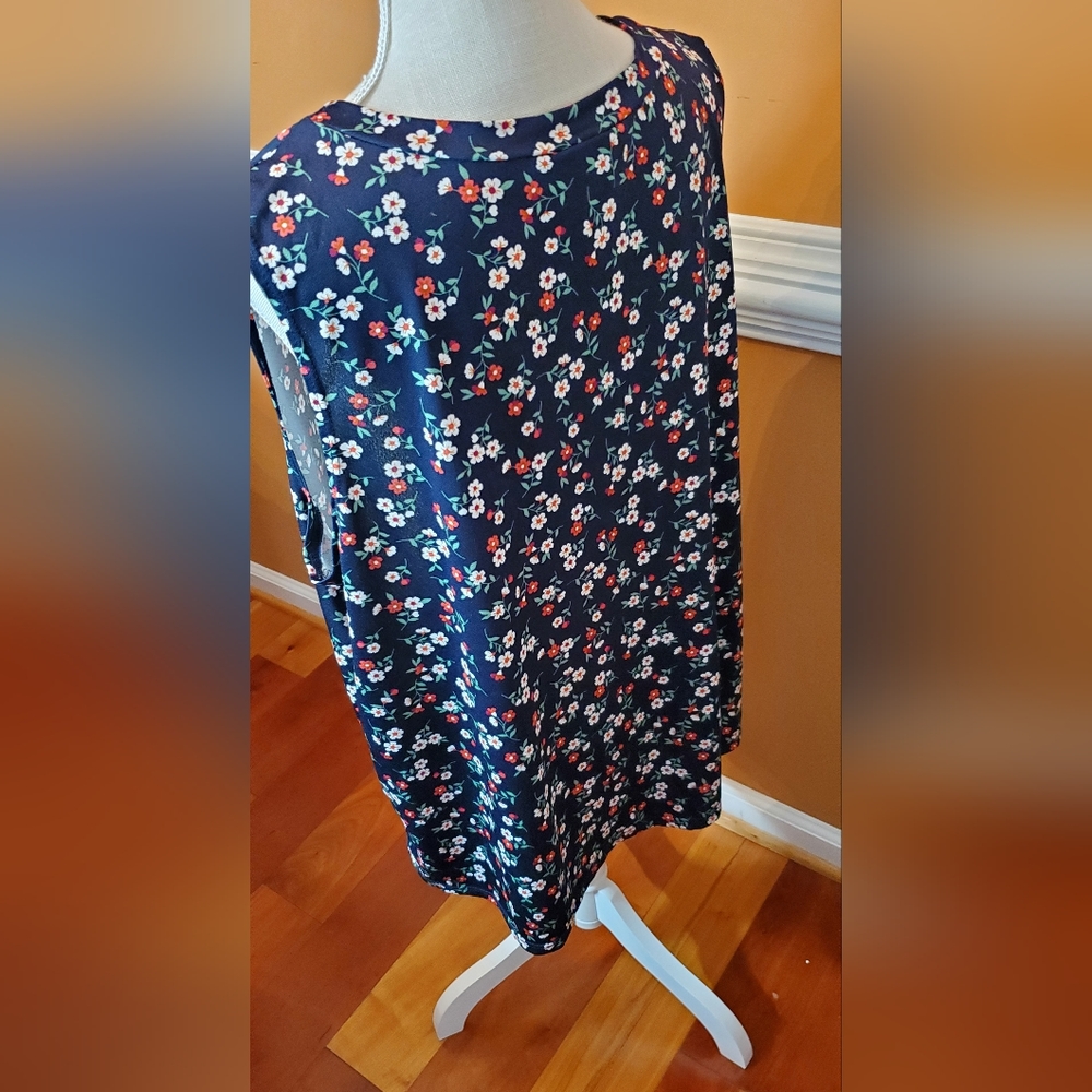 Navy sleeveless tank
